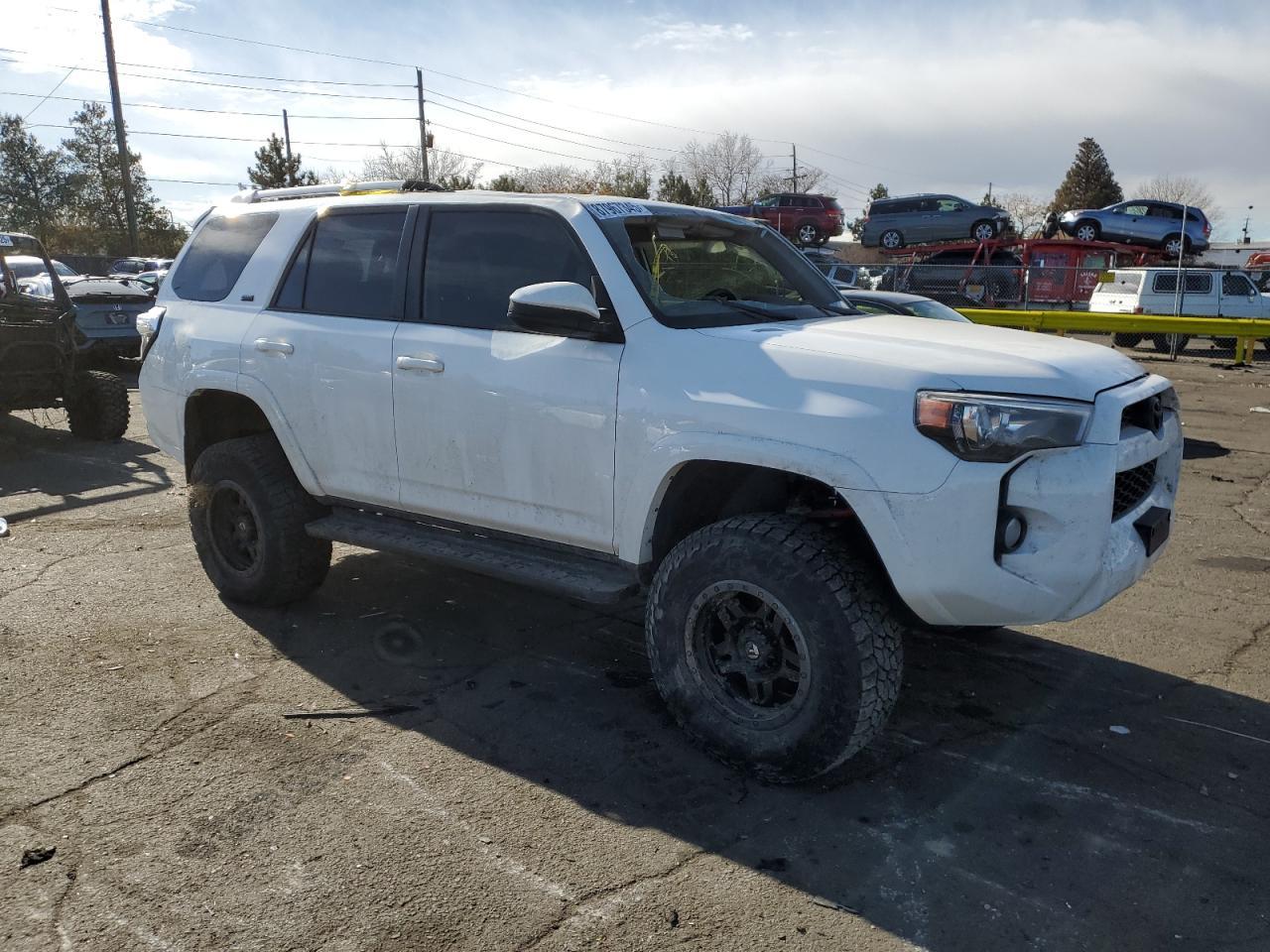 2018 TOYOTA 4RUNNER SR - Image 4