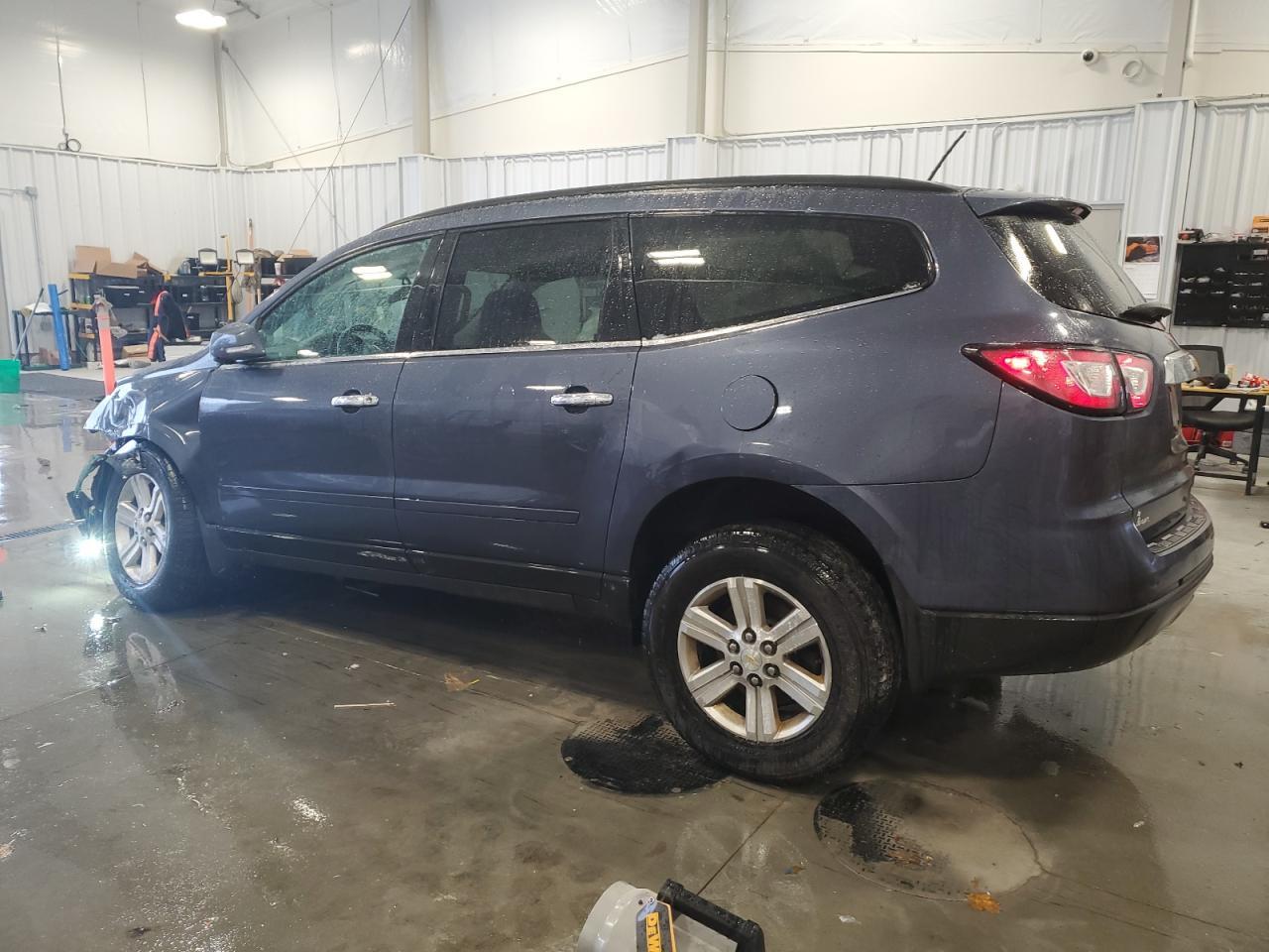 2014 CHEVROLET TRAVERSE L - Image 2