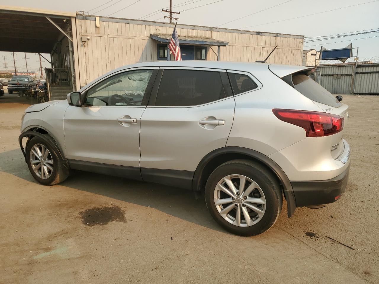 2017 NISSAN ROGUE SPOR - Image 2