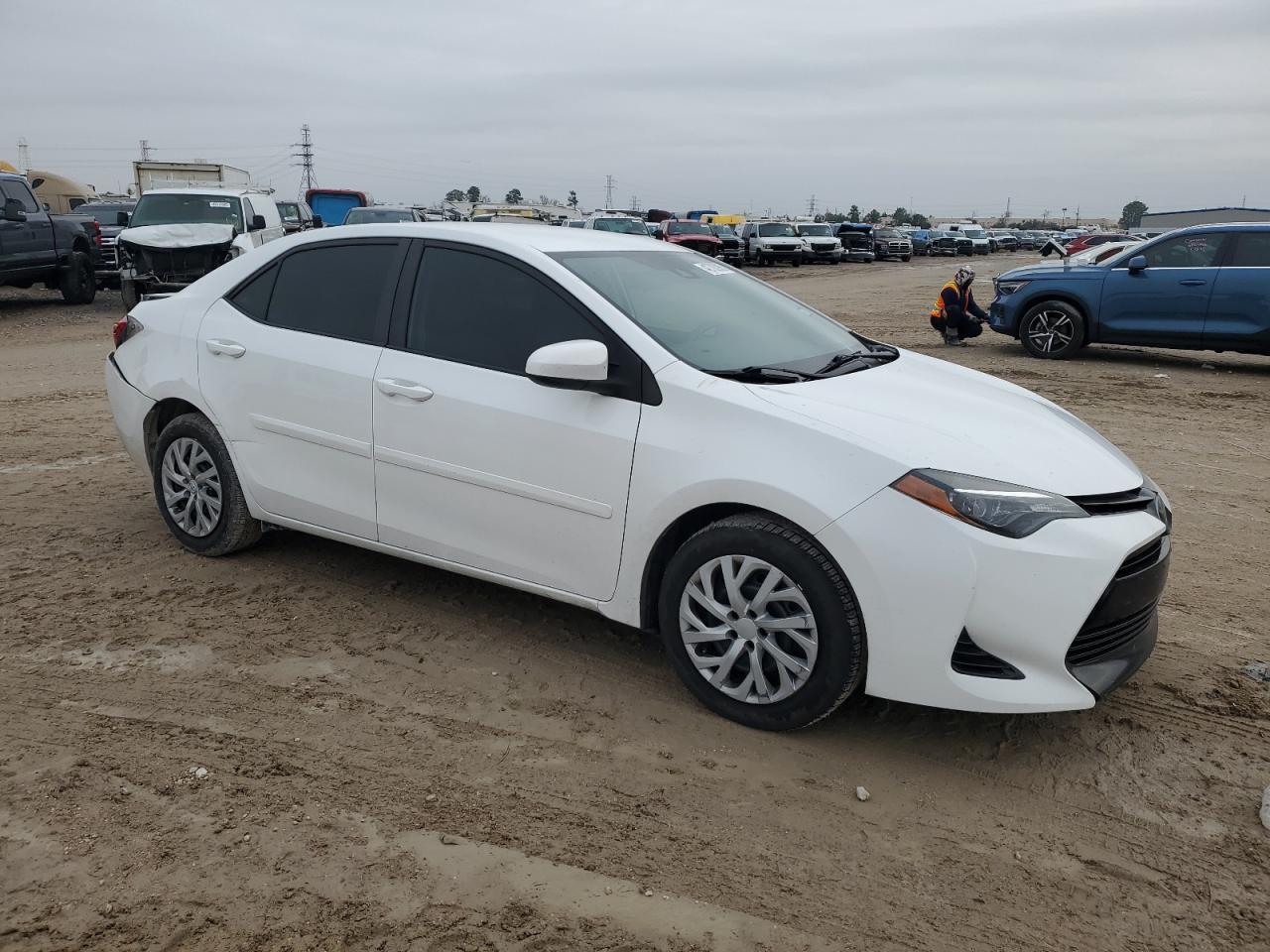 2018 TOYOTA COROLLA L - Image 4