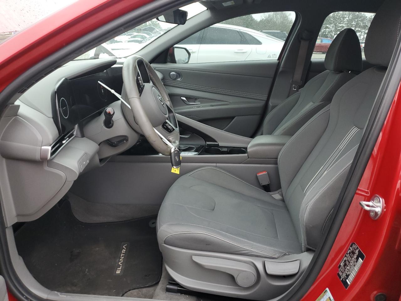 2023 HYUNDAI ELANTRA SE - Фото 7