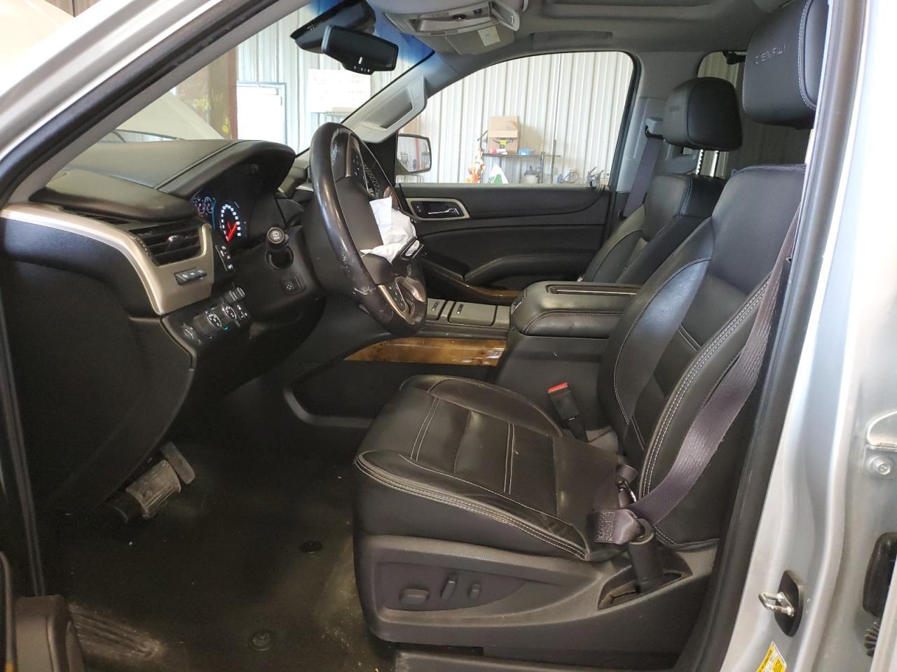 2017 GMC YUKON DENA - Фото 7