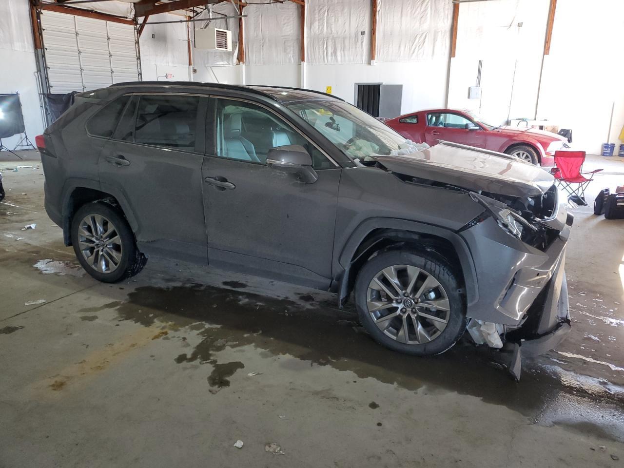 2020 TOYOTA RAV4 XLE P - Image 4