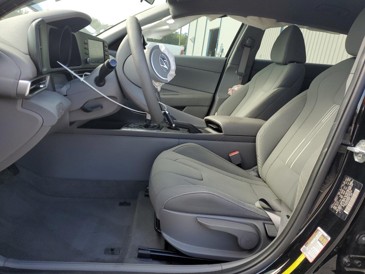 2022 HYUNDAI ELANTRA SE - Image 7