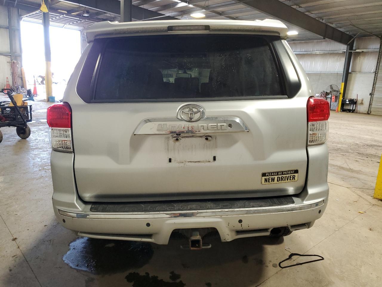 2011 TOYOTA 4RUNNER SR - Image 6