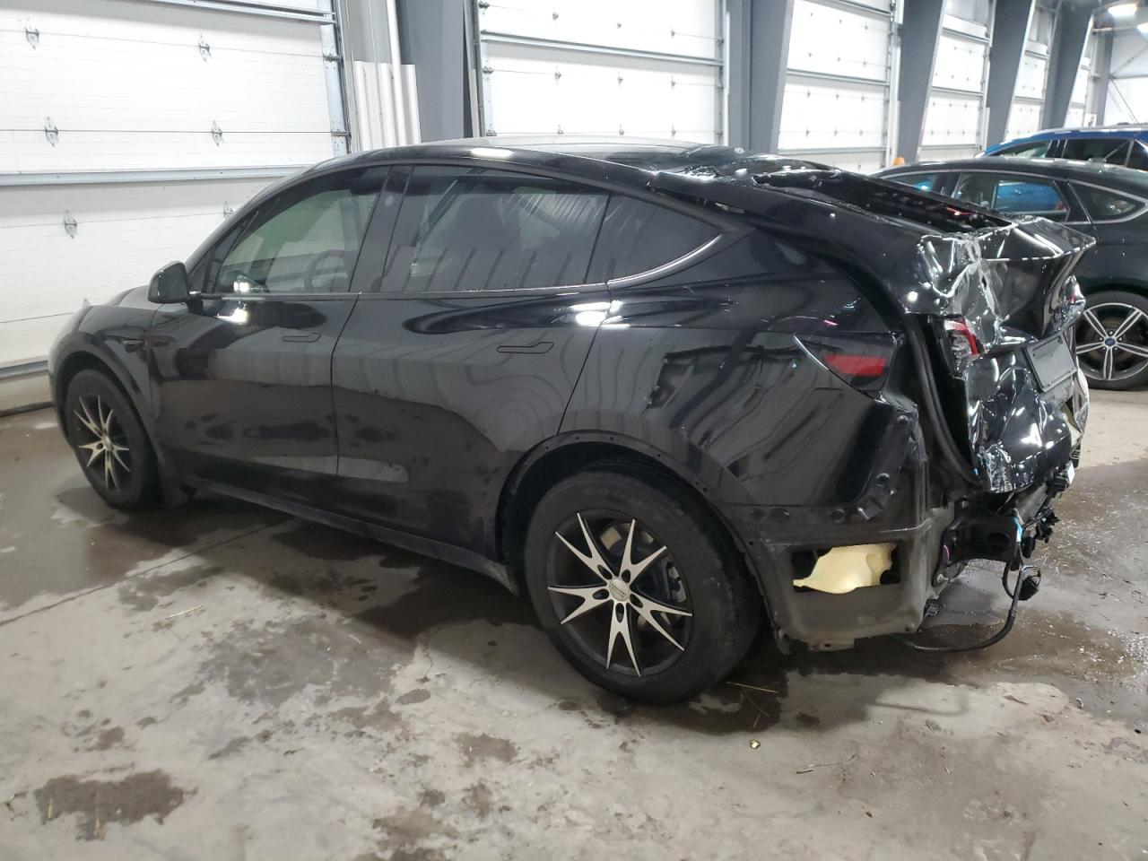 2023 TESLA MODEL Y - Image 2