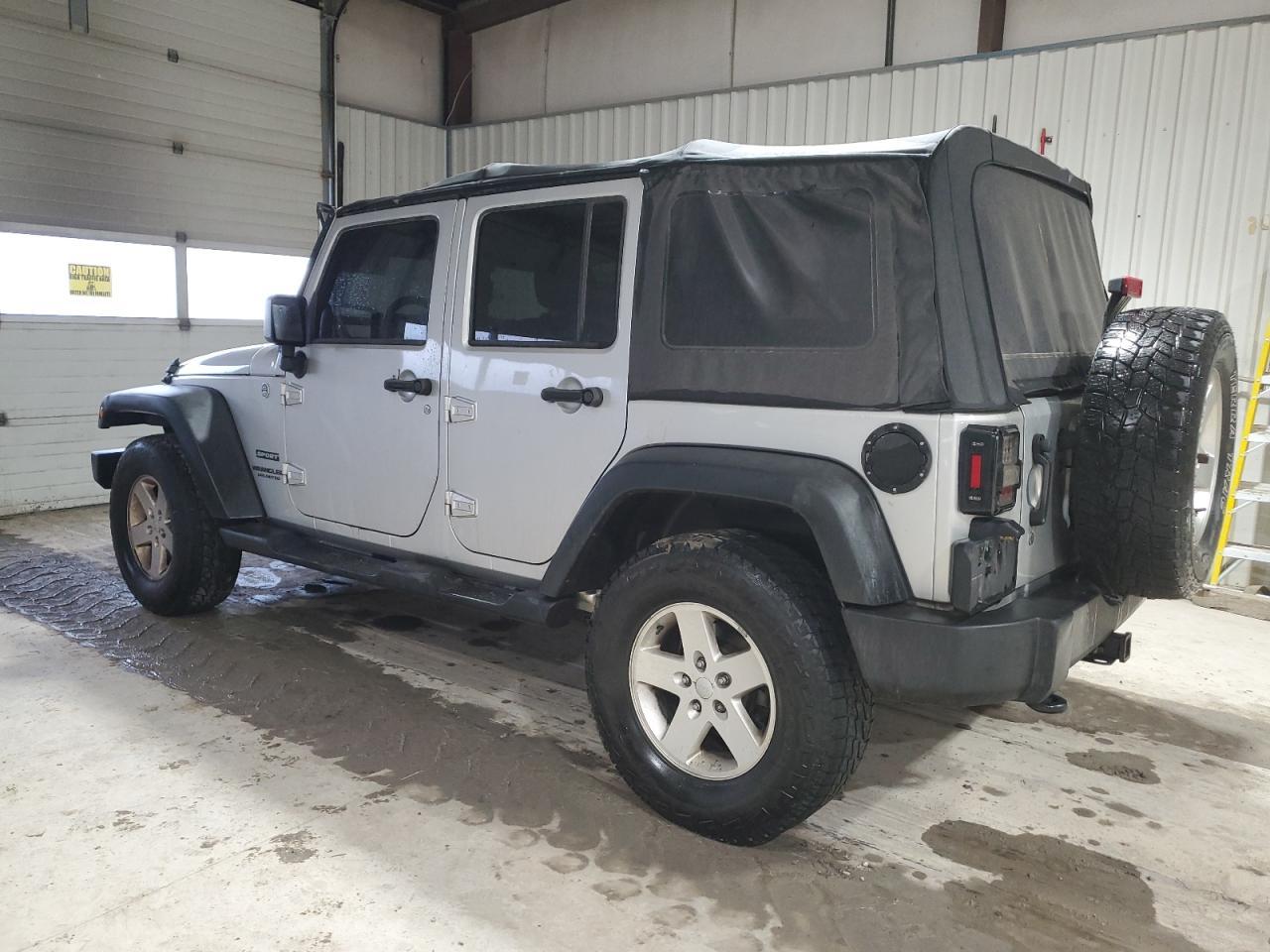 2012 JEEP WRANGLER U - Фото 2