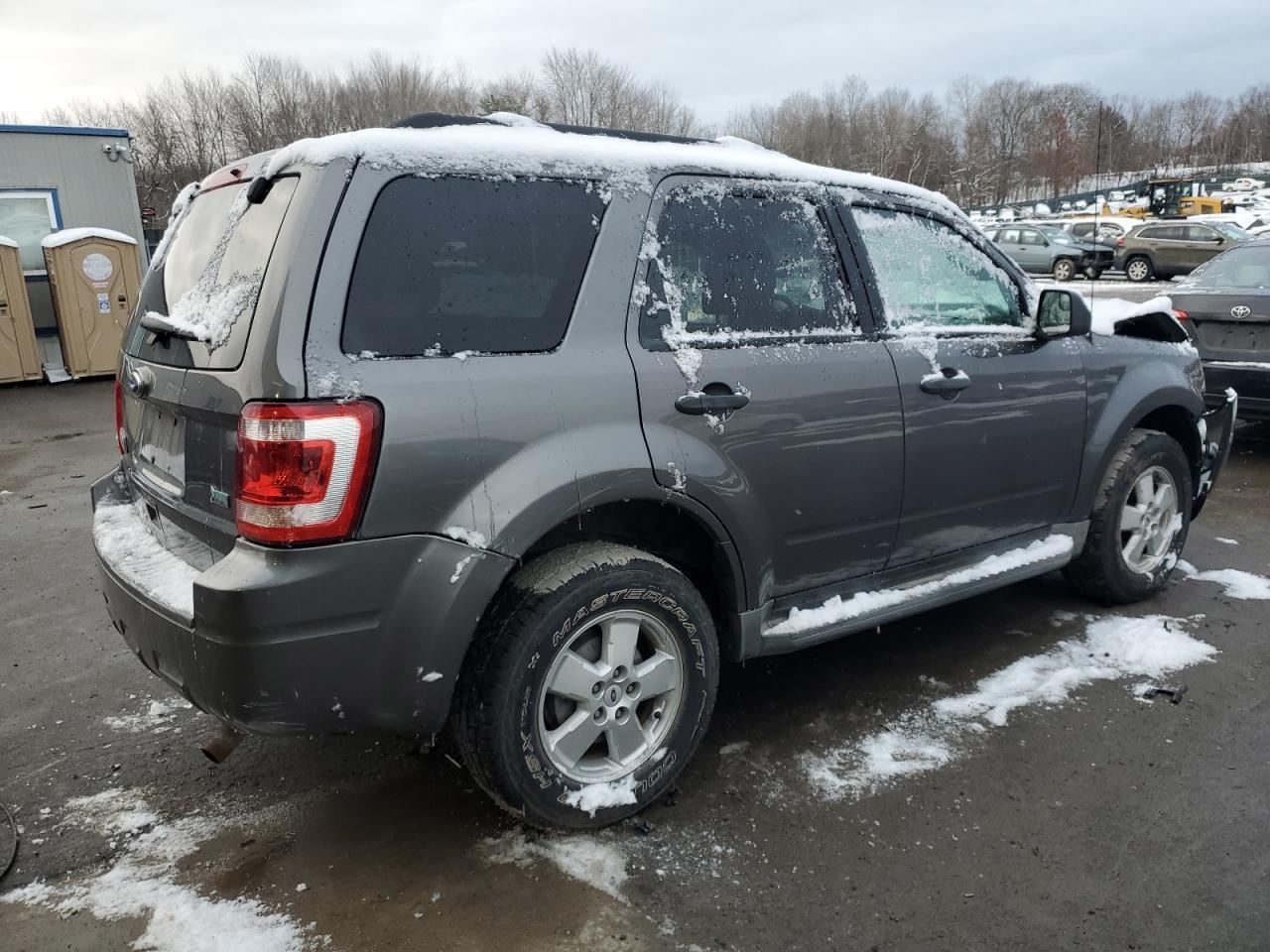 2010 FORD ESCAPE XLT - Фото 3