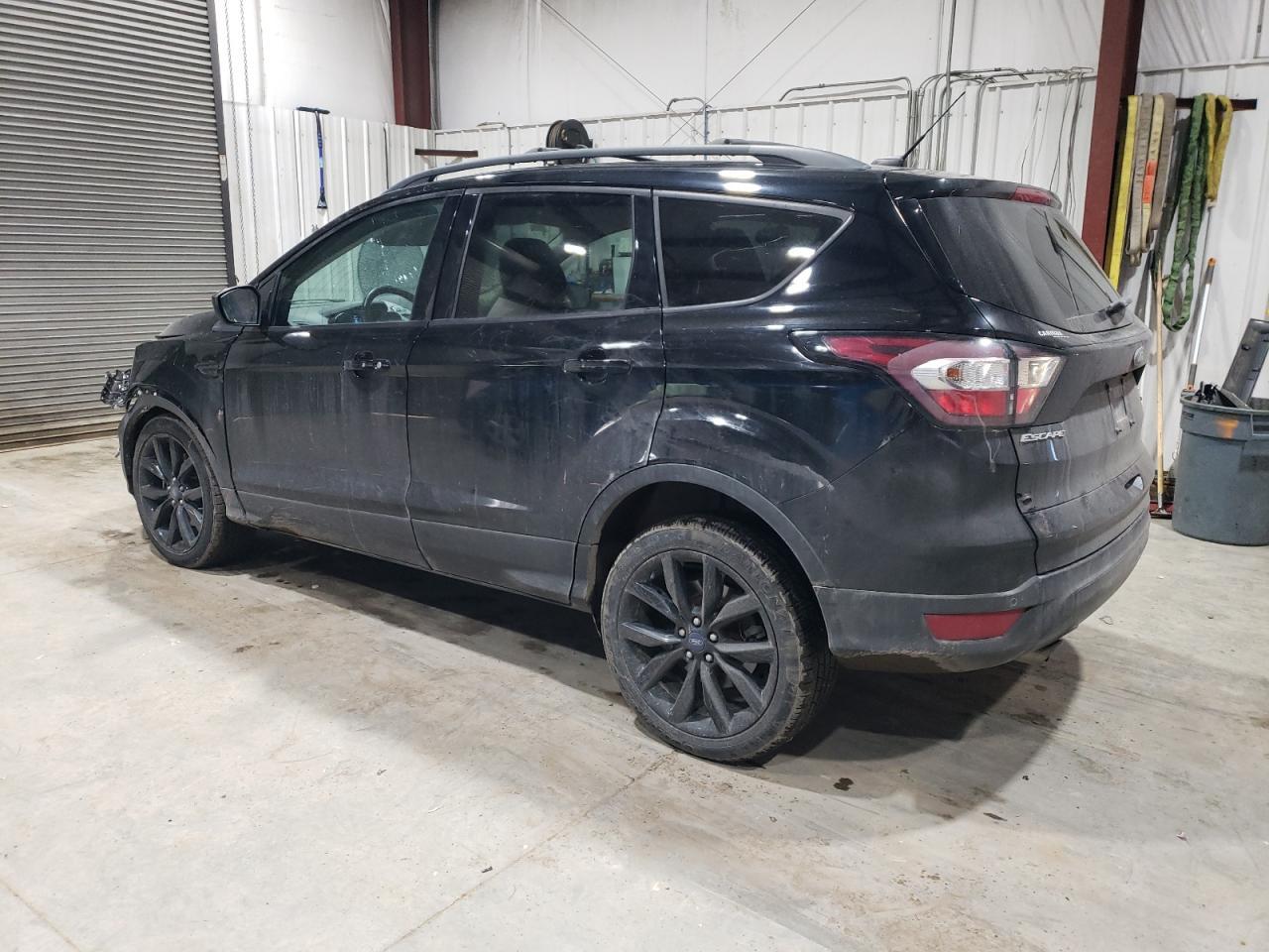 2017 FORD ESCAPE SE - Image 2