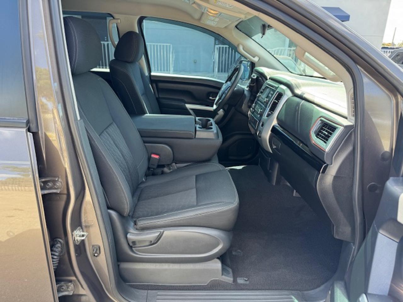 2018 NISSAN TITAN S - Фото 7