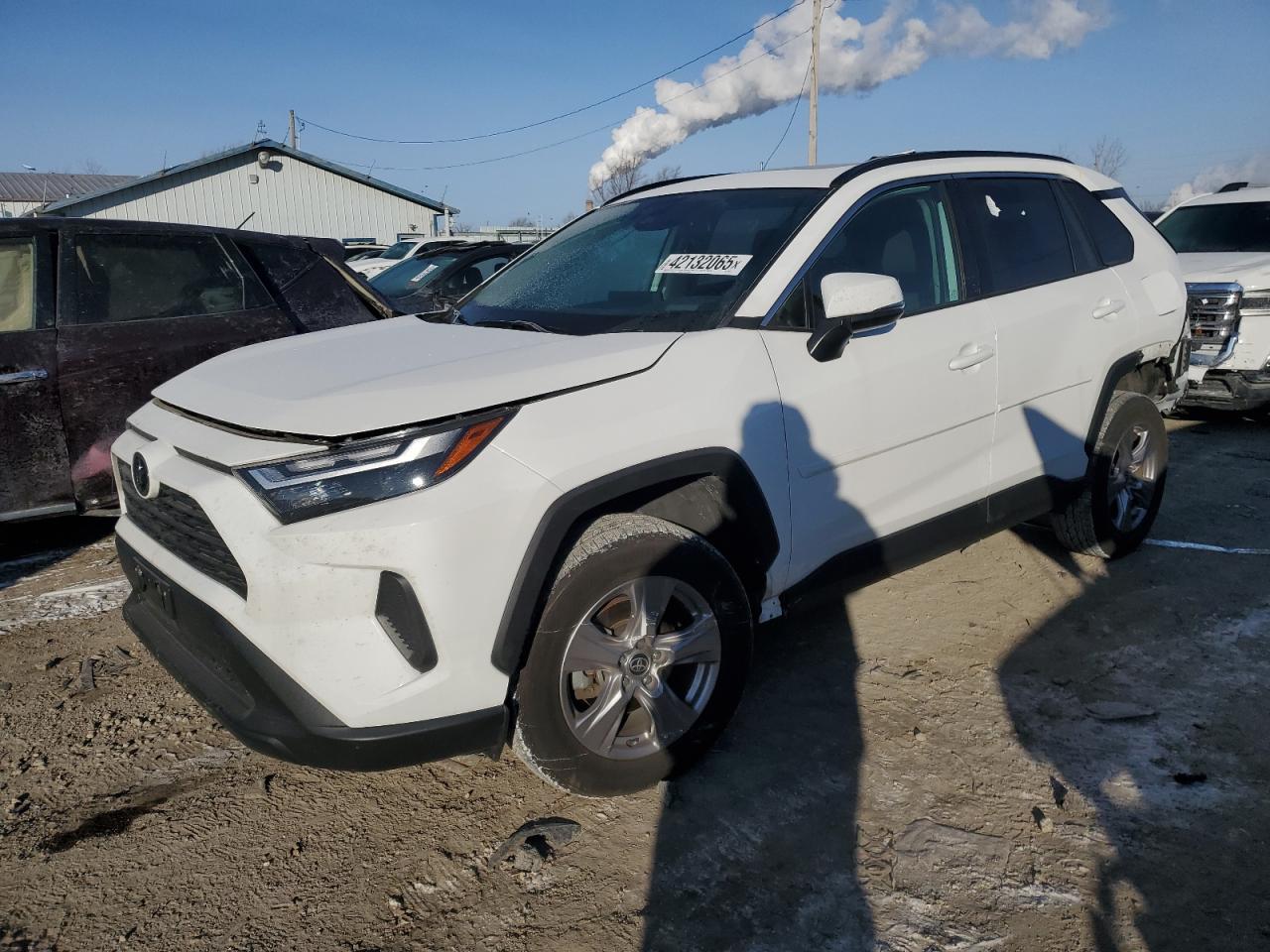 2022 TOYOTA RAV4 XLE