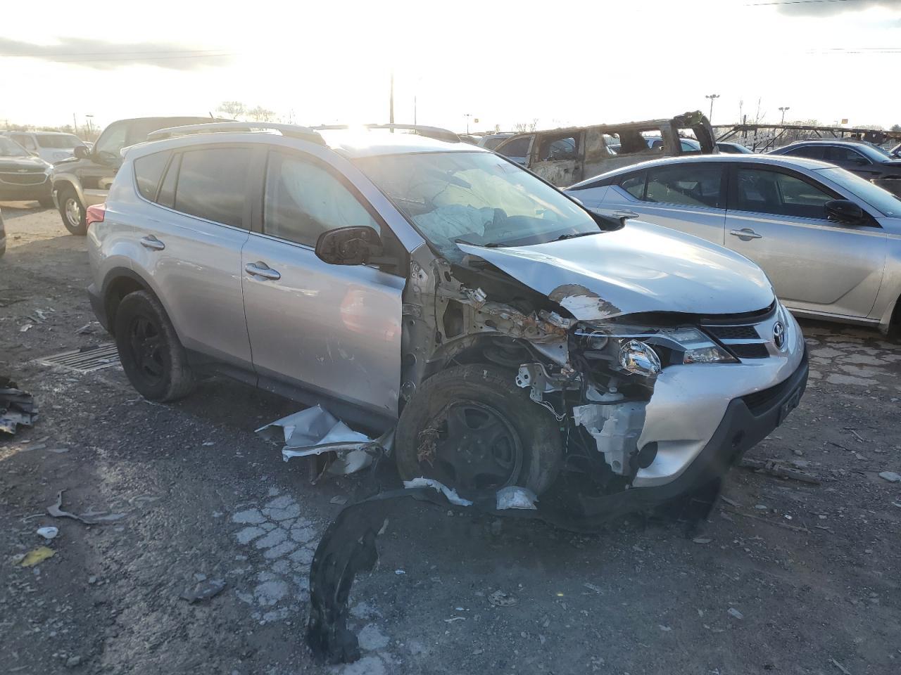2014 TOYOTA RAV4 LE - Фото 4