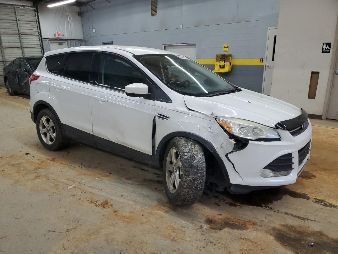 2015 FORD ESCAPE SE - Image 4