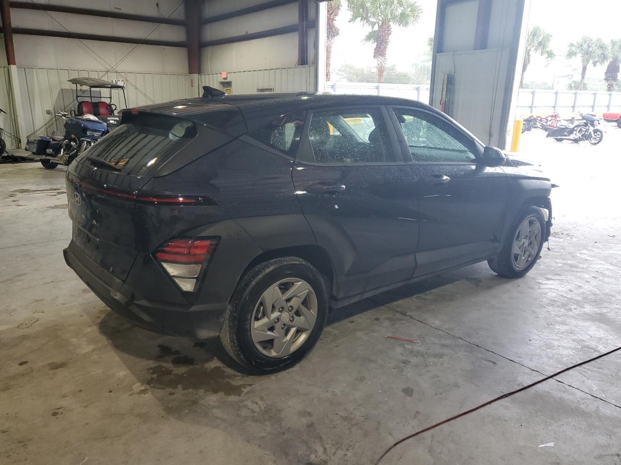 2024 HYUNDAI KONA SE - Фото 3