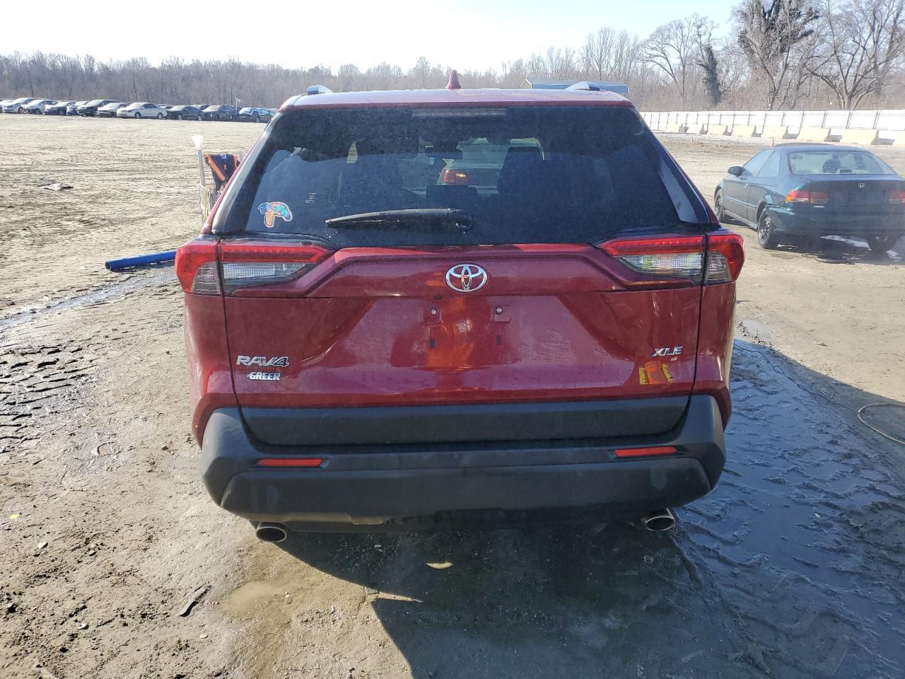 2020 TOYOTA RAV4 XLE - Image 6