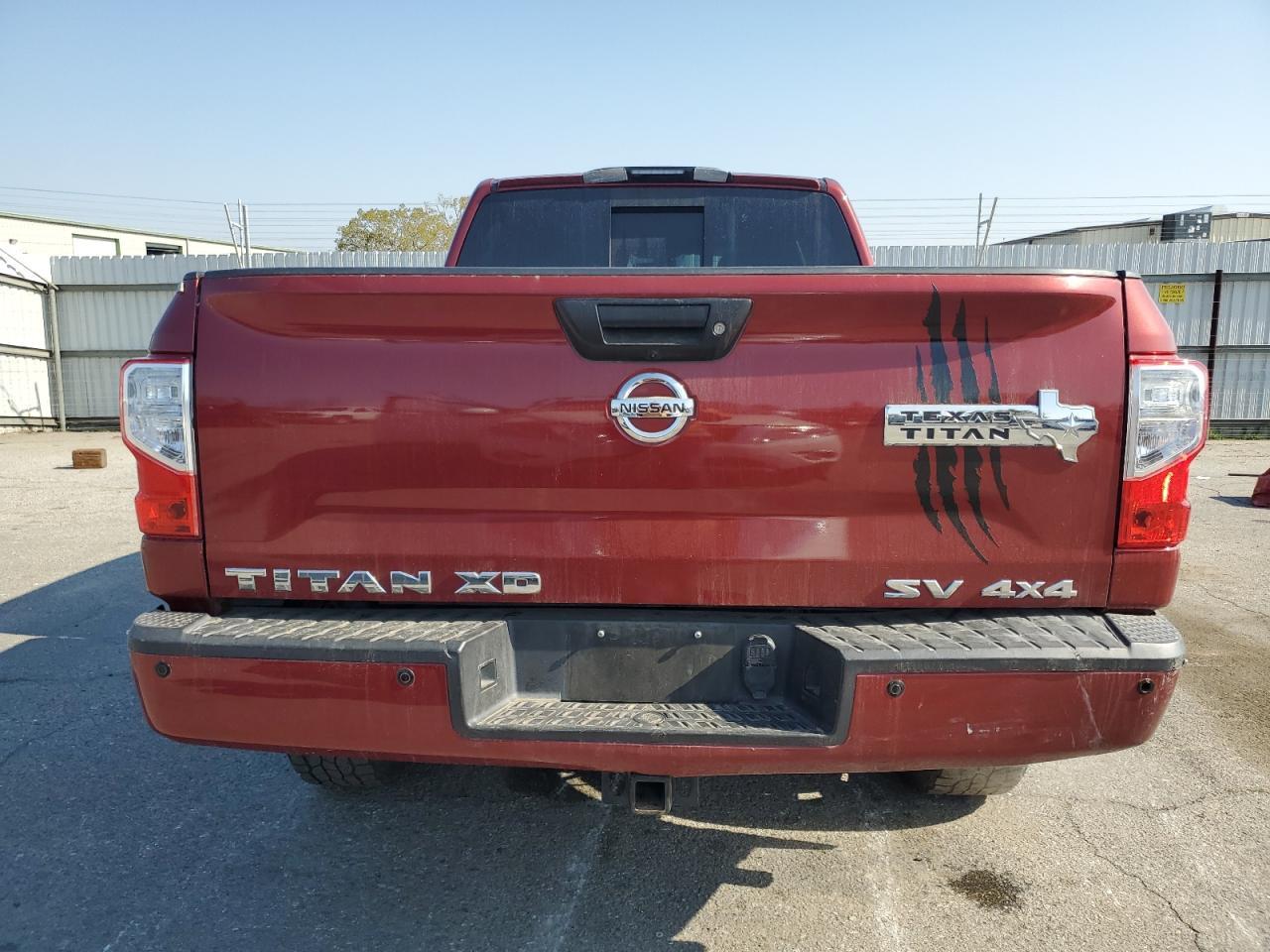 2017 NISSAN TITAN XD S - Фото 6