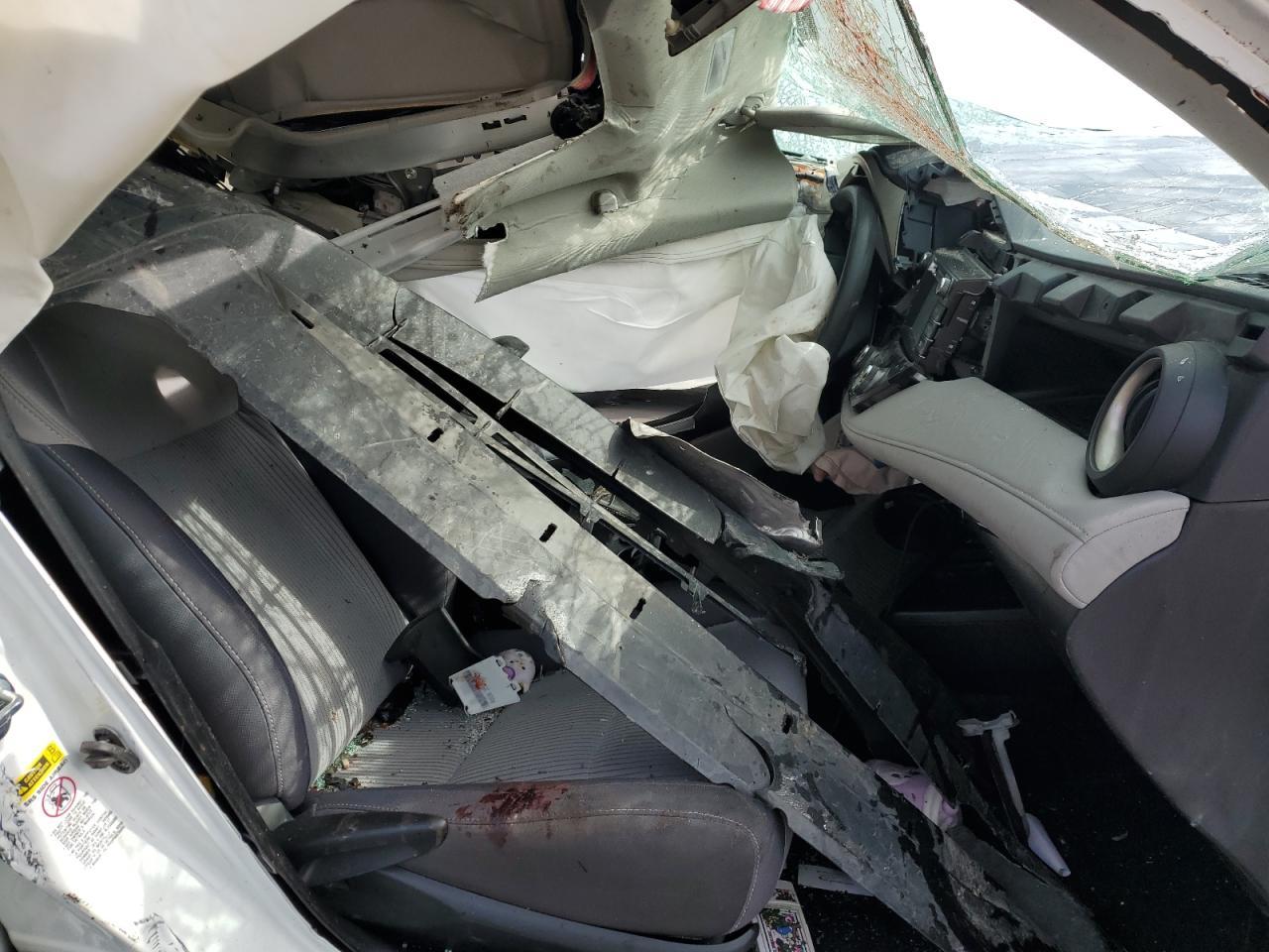 2015 TOYOTA RAV4 XLE - Image 7