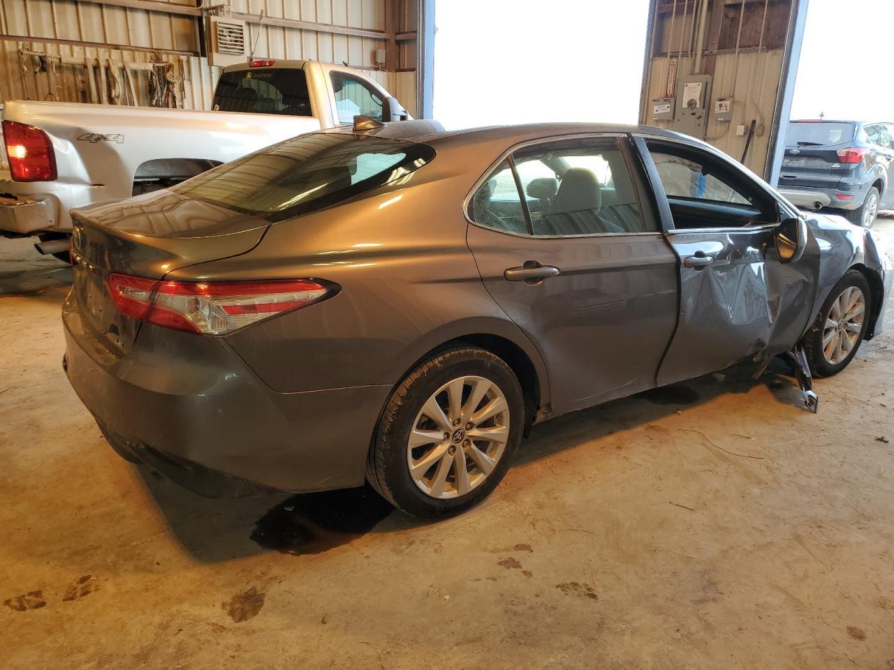 2020 TOYOTA CAMRY LE - Фото 3