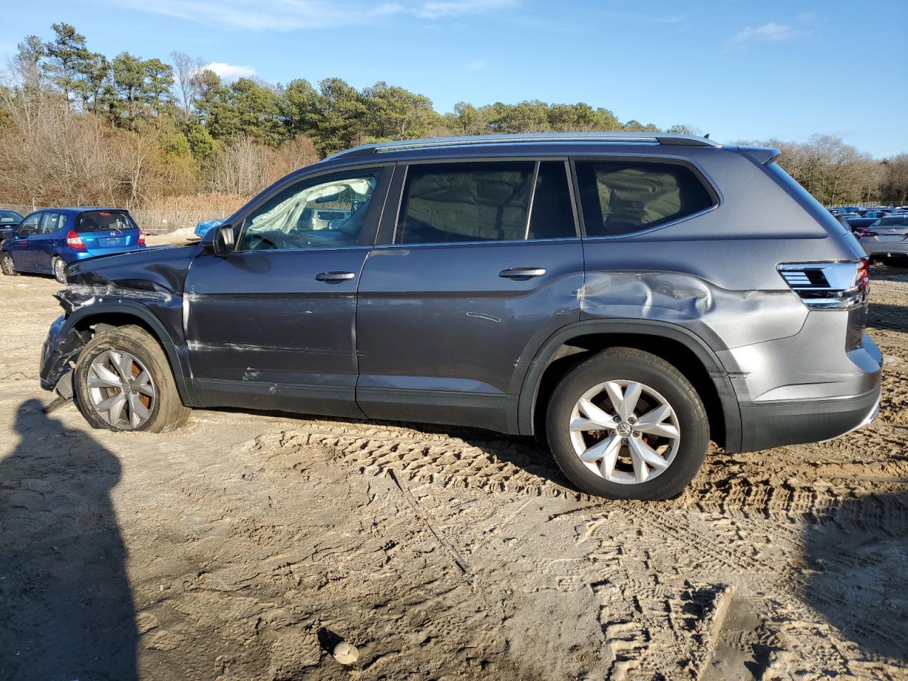 2018 VOLKSWAGEN ATLAS SE - Image 2