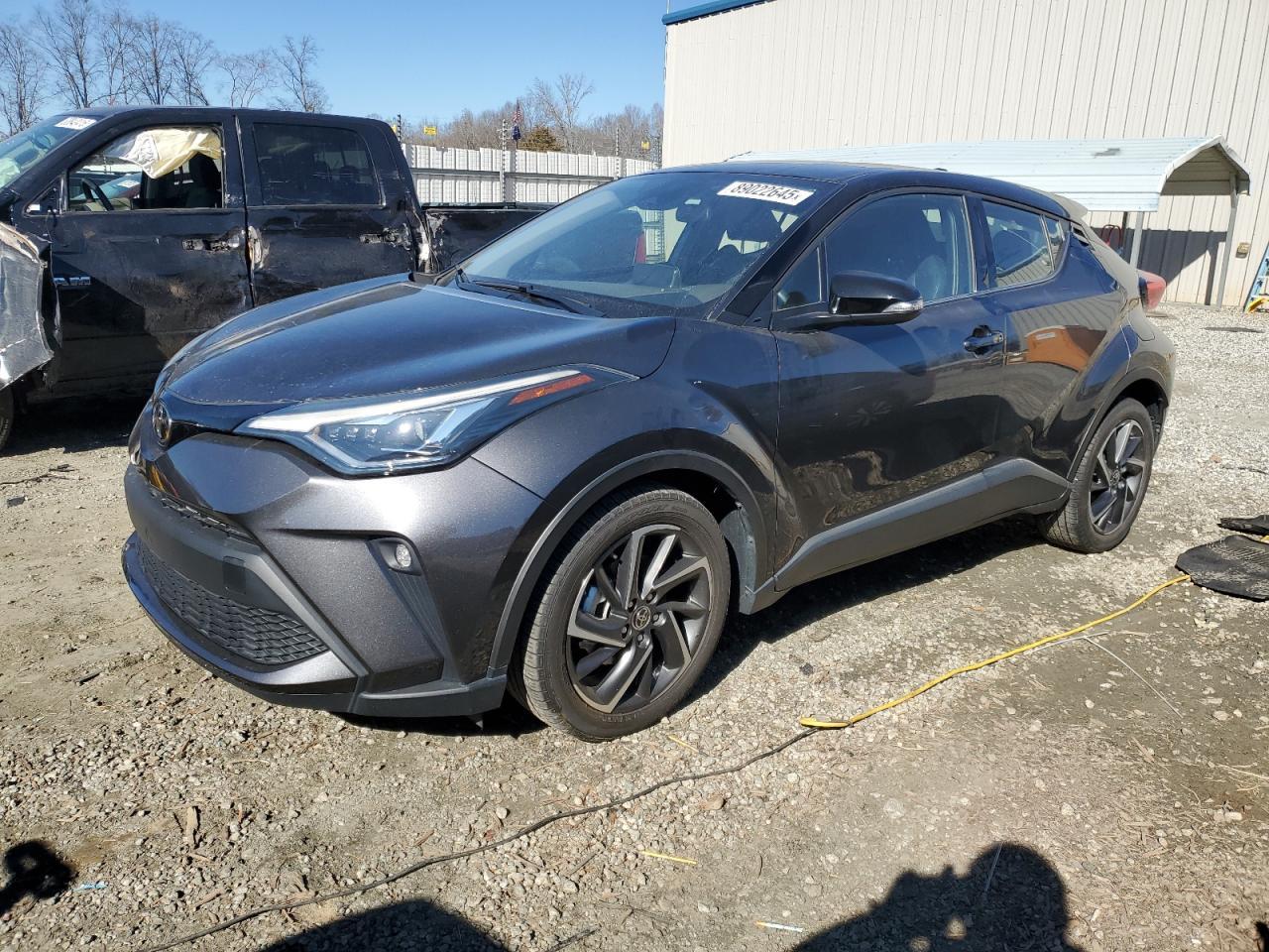 2021 TOYOTA C-HR XLE