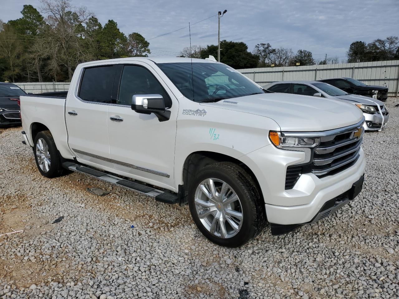 2024 CHEVROLET SILVERADO - Image 4