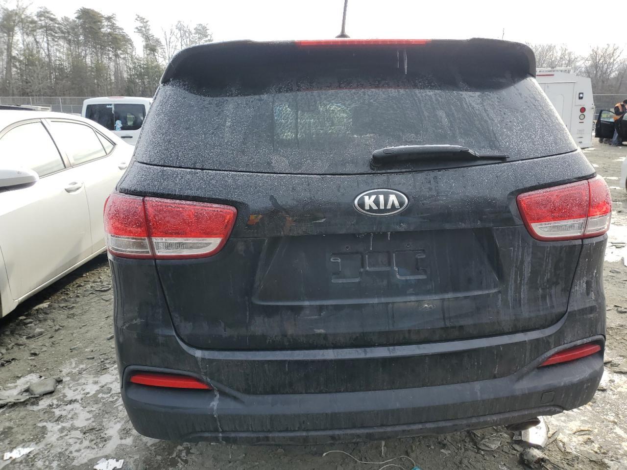 2017 KIA SORENTO LX - Image 6