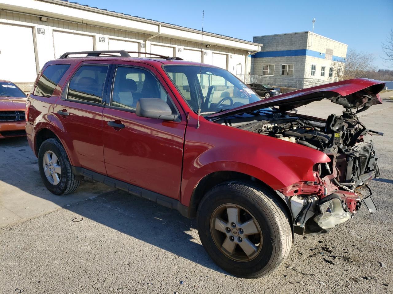 2010 FORD ESCAPE XLT - Image 4
