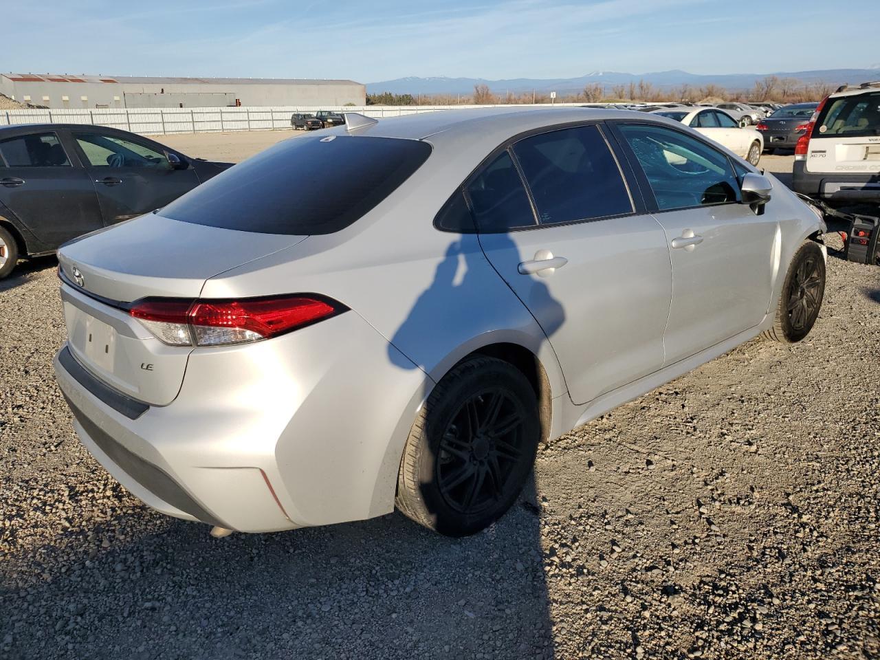 2020 TOYOTA COROLLA LE - Фото 3