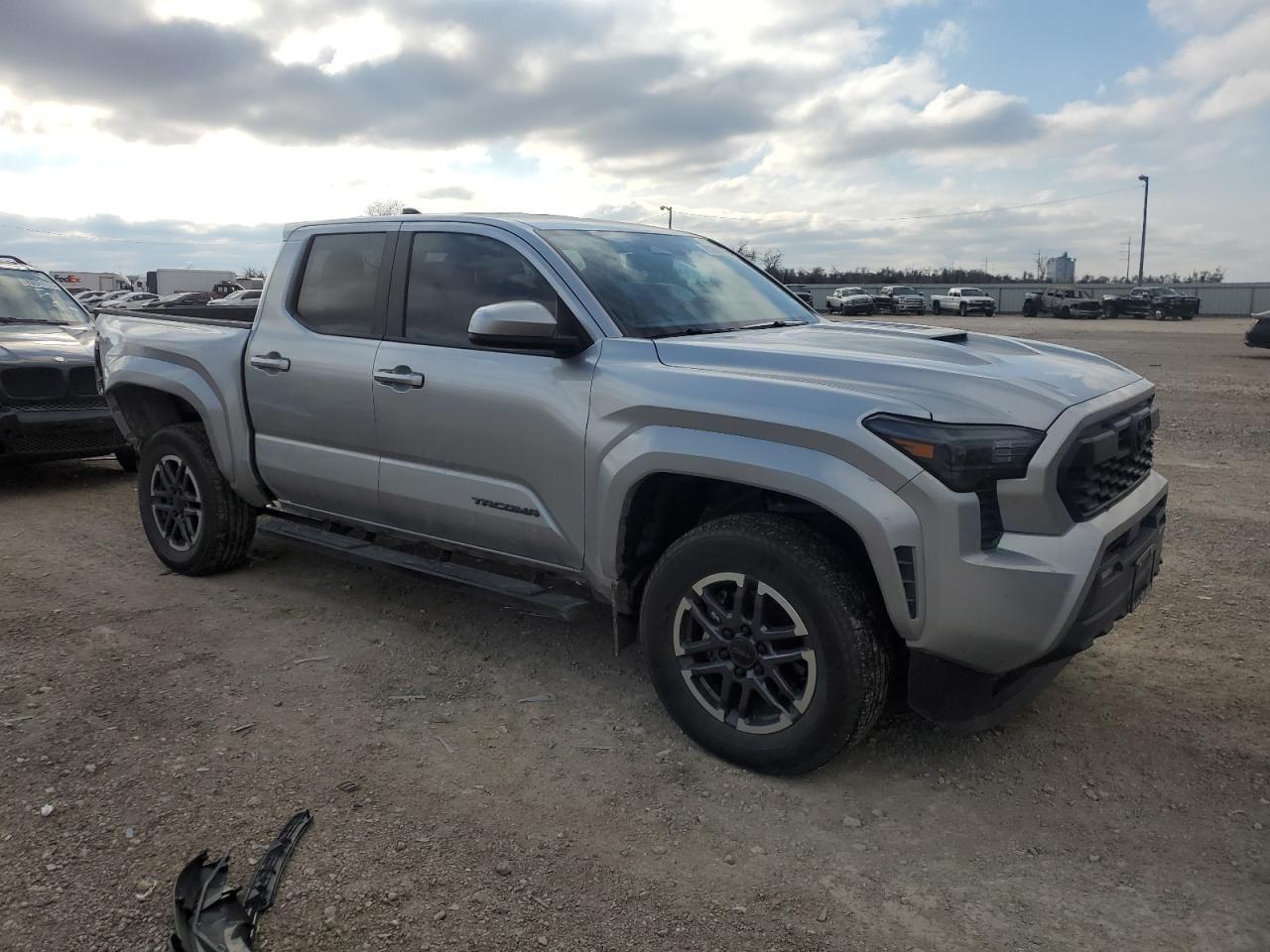 2024 TOYOTA TACOMA DOU - Фото 4