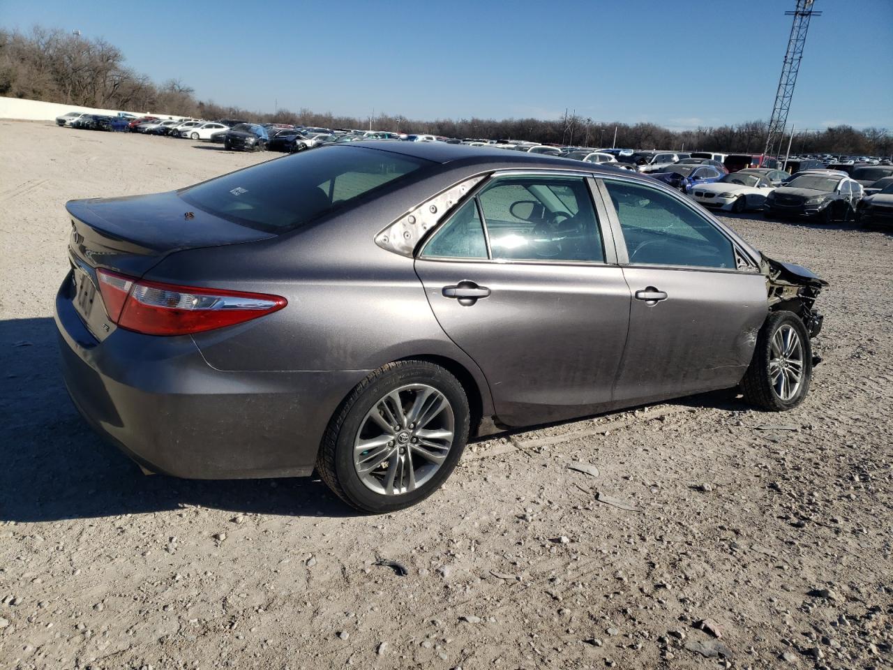 2017 TOYOTA CAMRY LE - Фото 3
