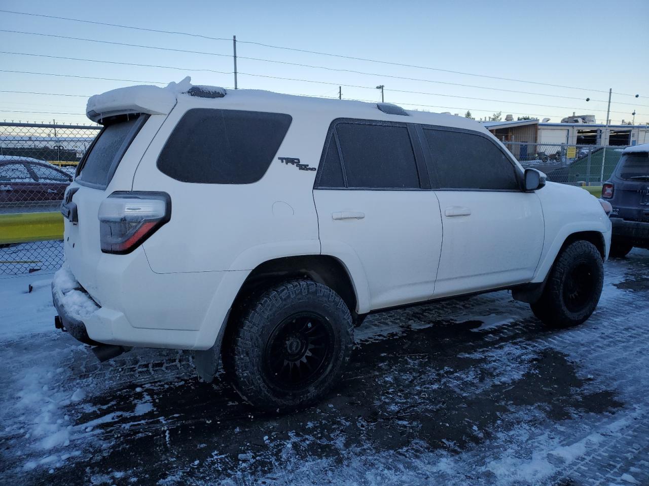 2017 TOYOTA 4RUNNER SR - Image 3