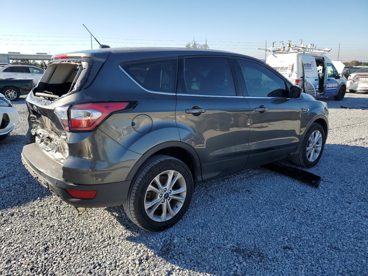 2017 FORD ESCAPE SE - Фото 3