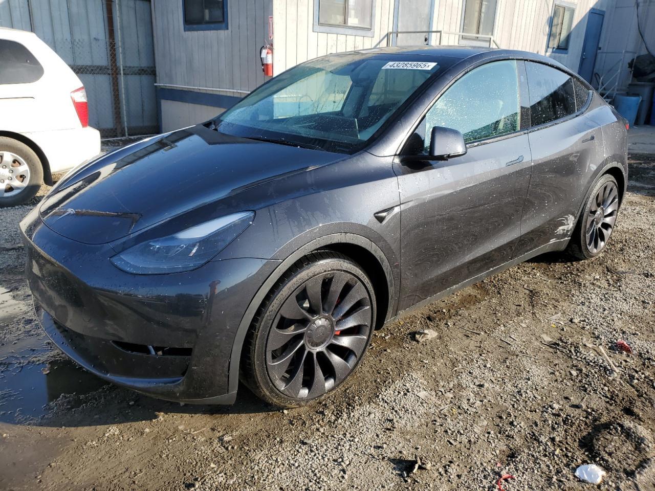 2024 TESLA MODEL Y