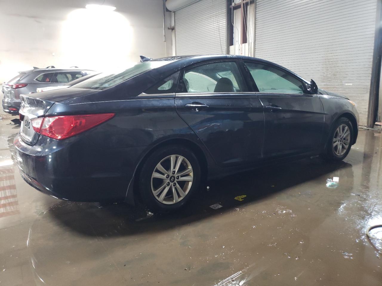 2013 HYUNDAI SONATA GLS - Image 3