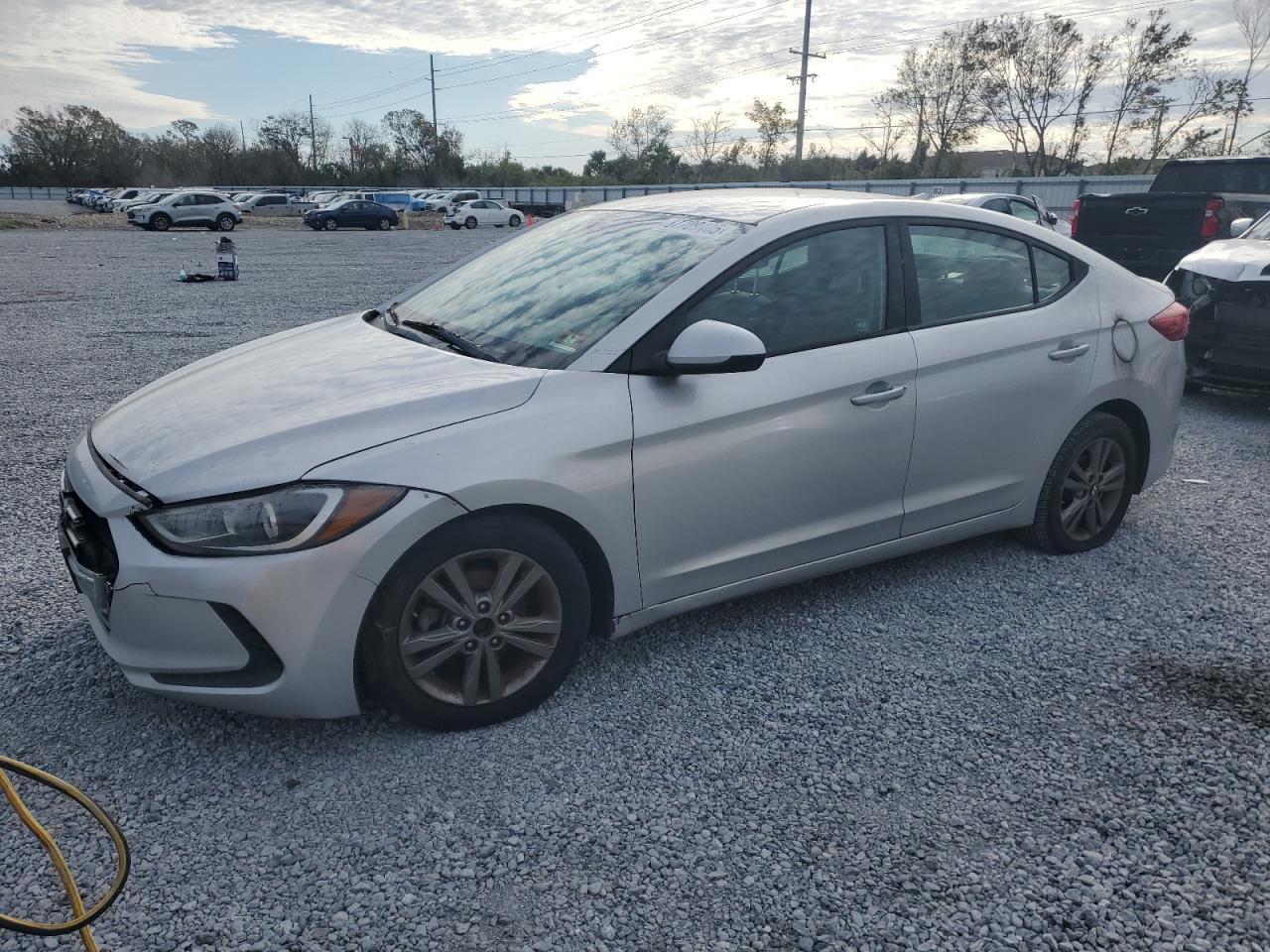 2018 HYUNDAI ELANTRA SE