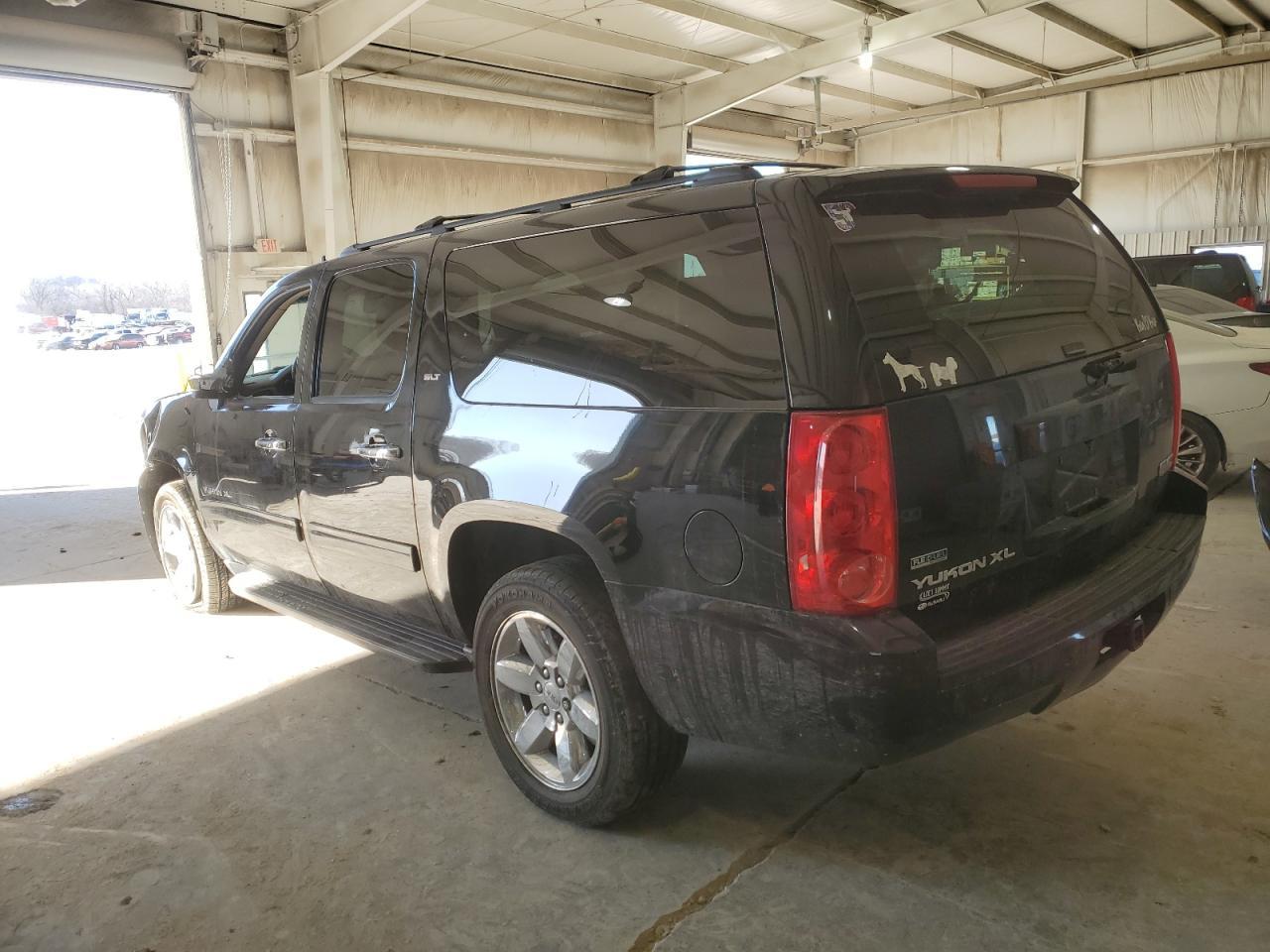 2012 GMC YUKON XL K - Image 2