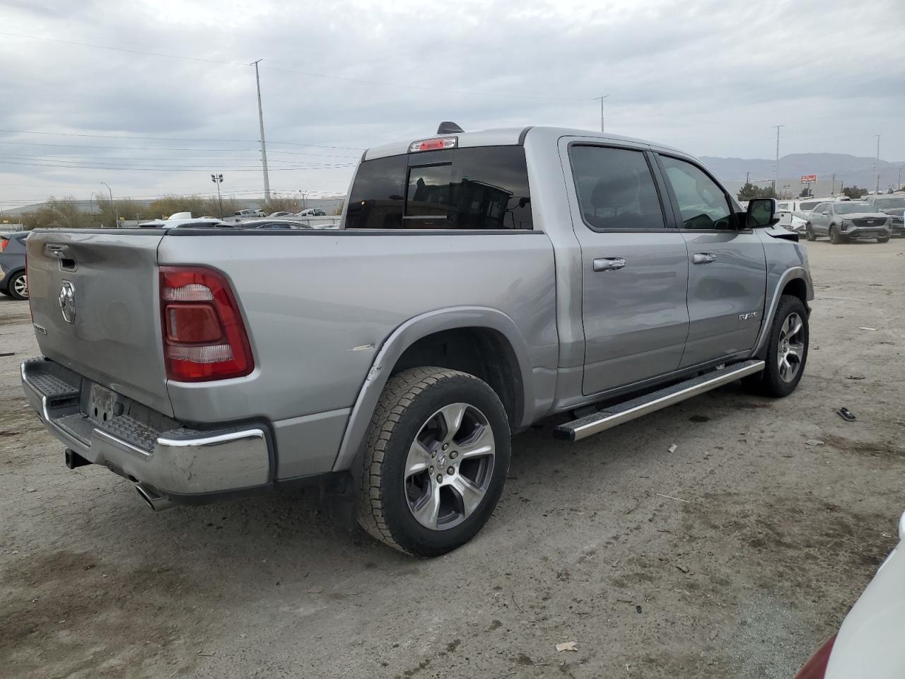 2019 RAM 1500 LARAM - Фото 3