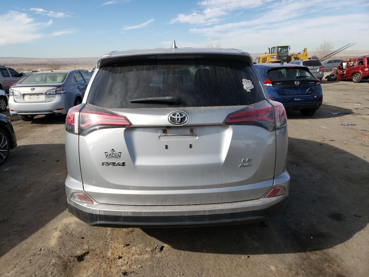 2018 TOYOTA RAV4 LE - Фото 6