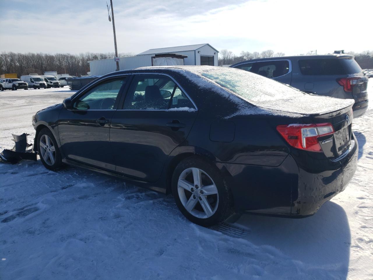 2014 TOYOTA CAMRY L - Фото 2