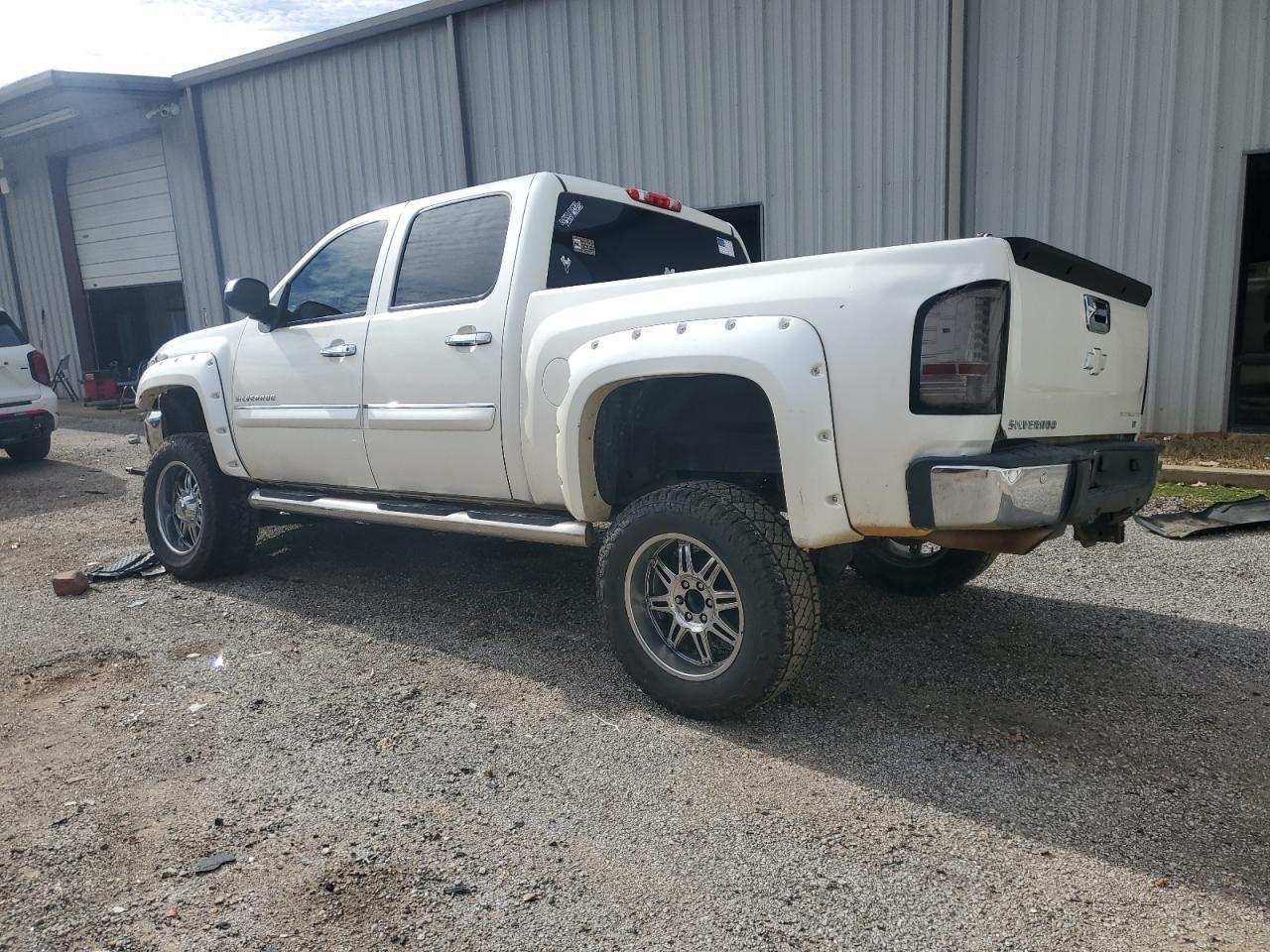 2012 CHEVROLET SILVERADO - Image 2