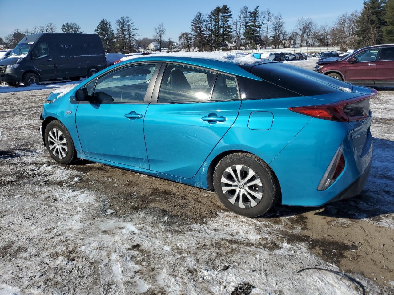 2022 TOYOTA PRIUS PRIM - Image 2
