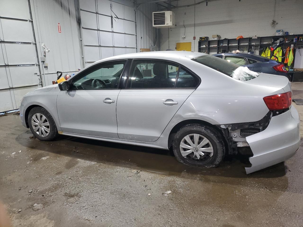 2013 VOLKSWAGEN JETTA BASE - Фото 2
