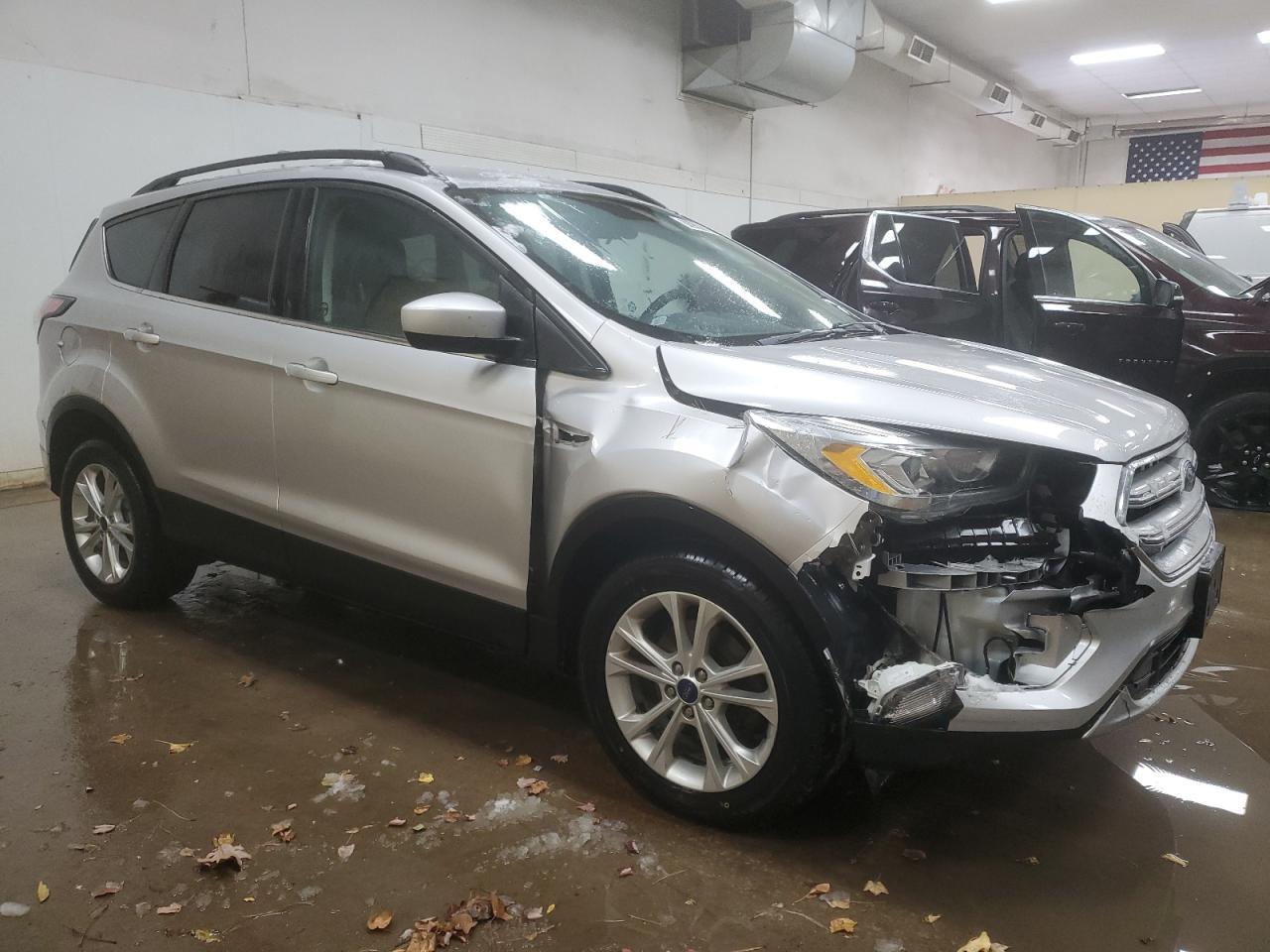 2017 FORD ESCAPE SE - Image 4