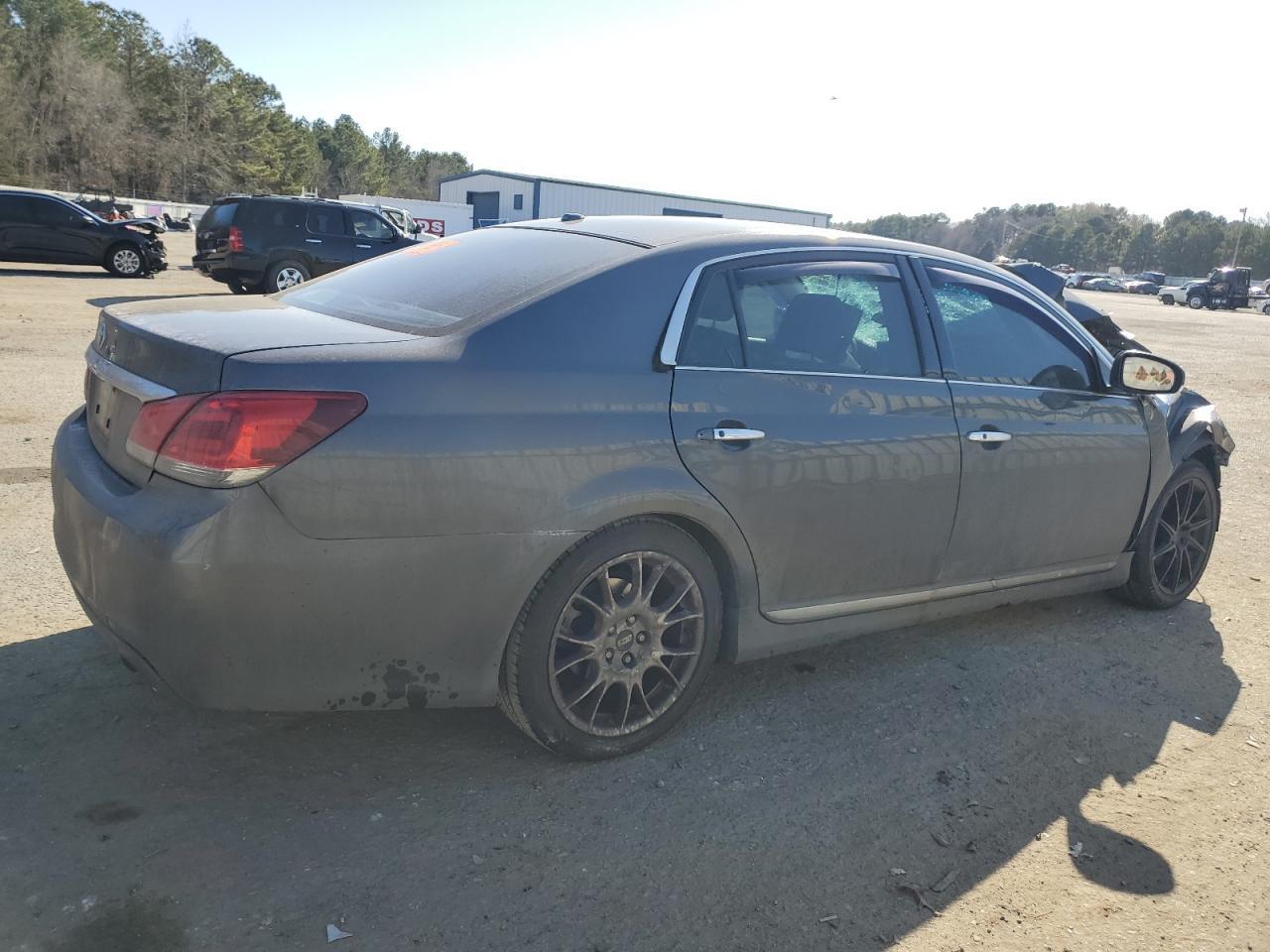 2011 TOYOTA AVALON BAS - Image 3