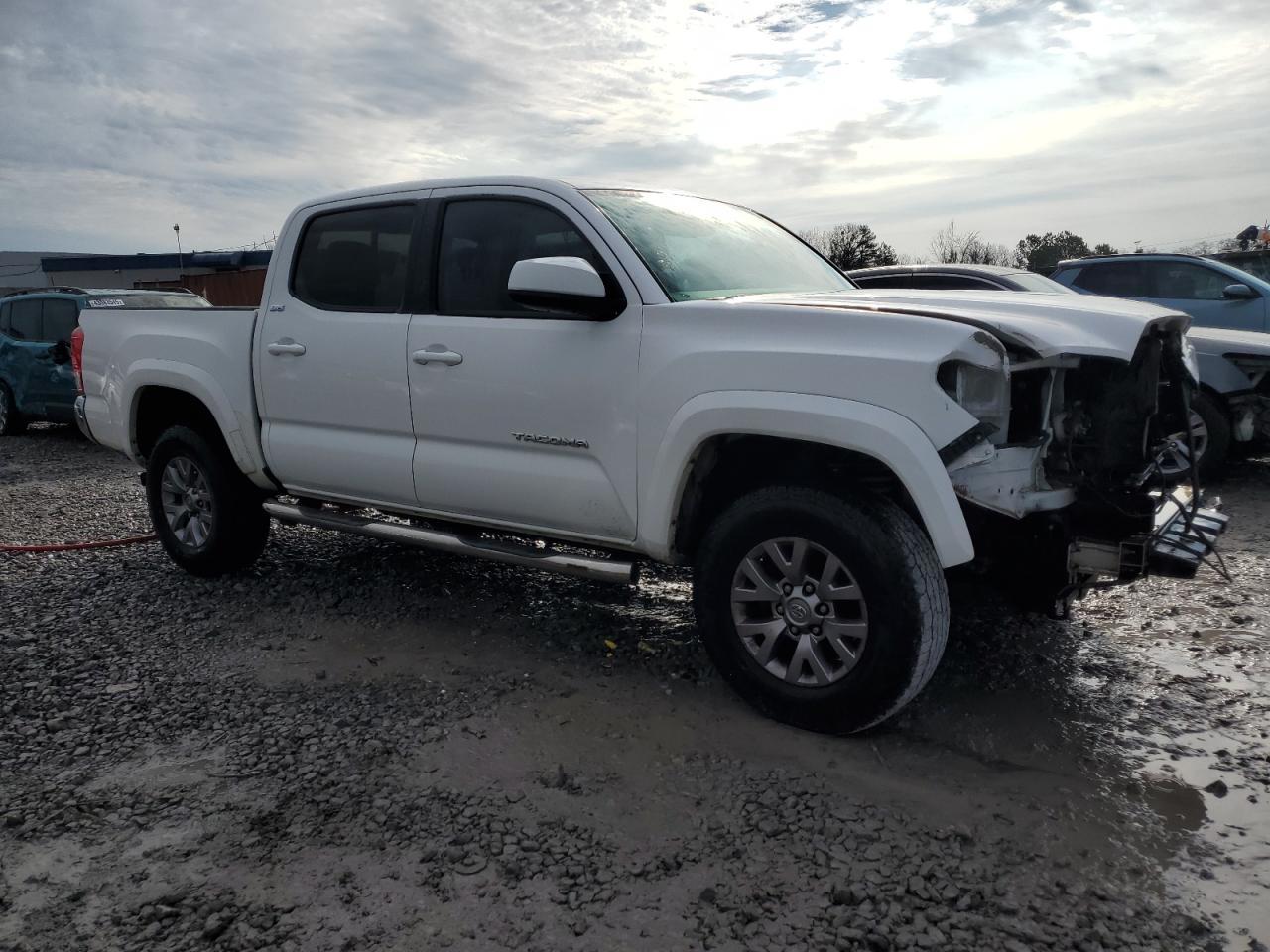 2017 TOYOTA TACOMA DOU - Фото 4