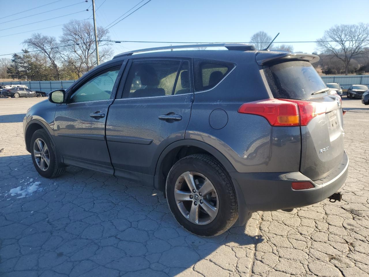 2015 TOYOTA RAV4 XLE - Фото 2