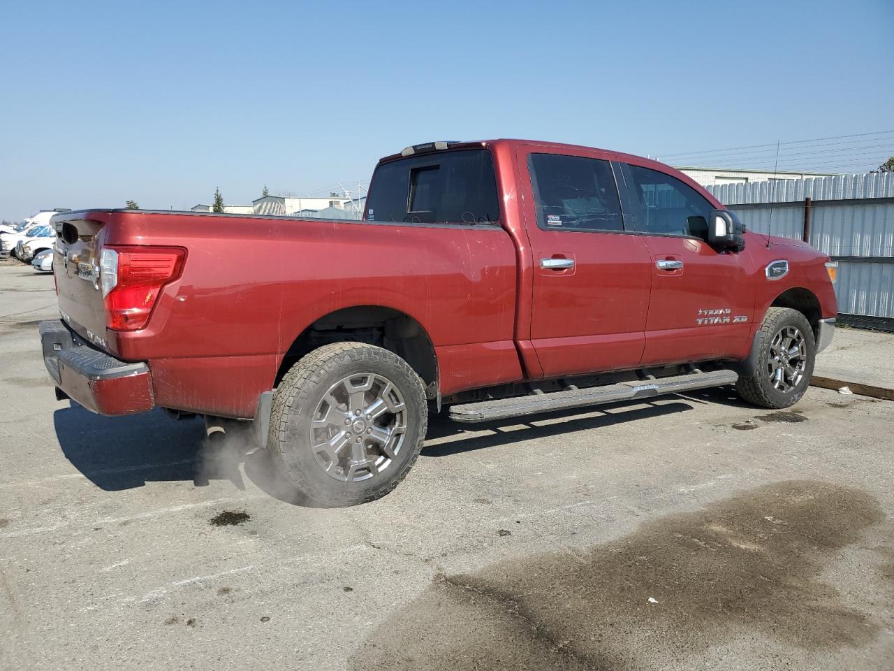 2017 NISSAN TITAN XD S - Фото 3