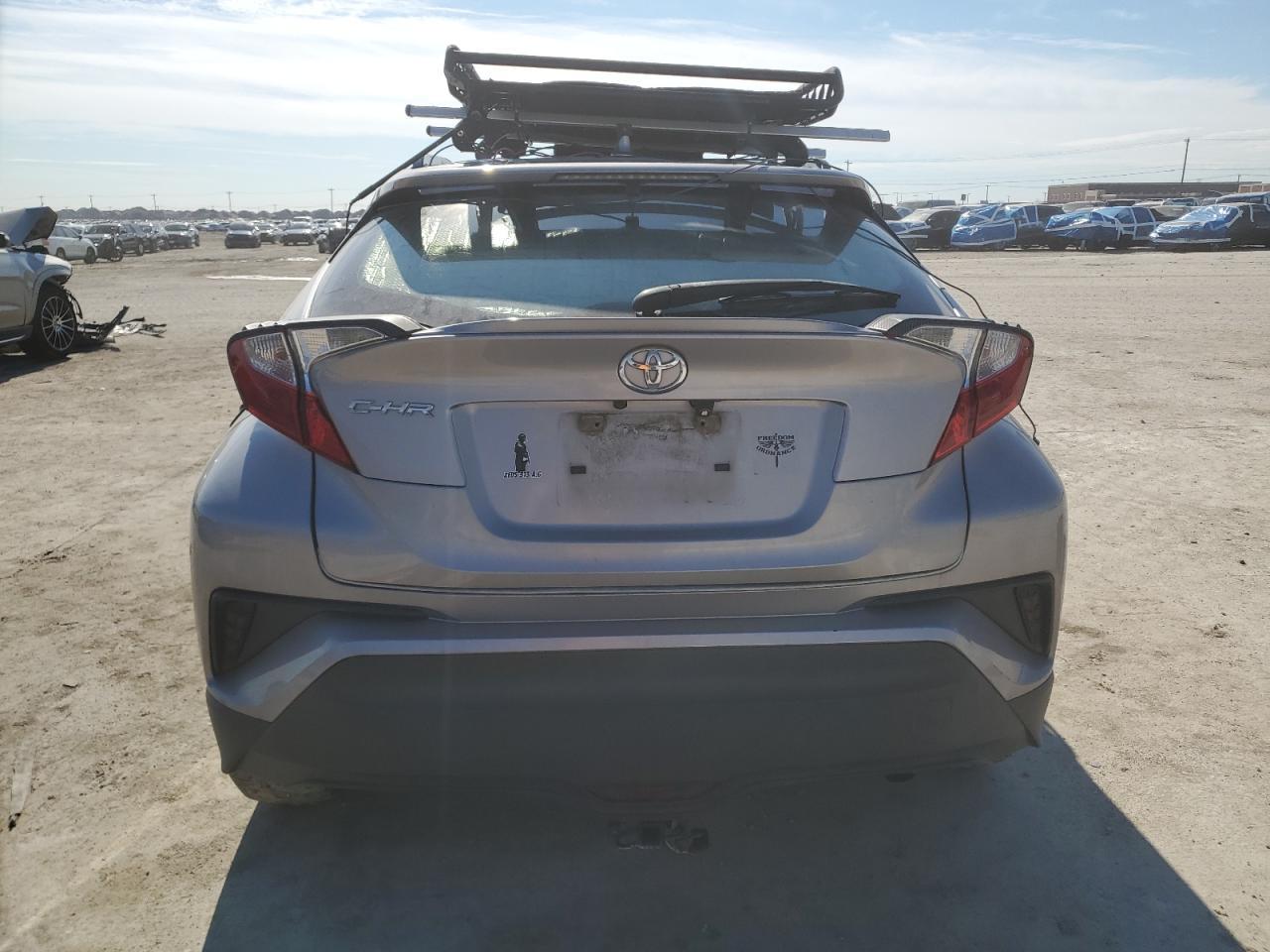 2019 TOYOTA C-HR XLE - Фото 6