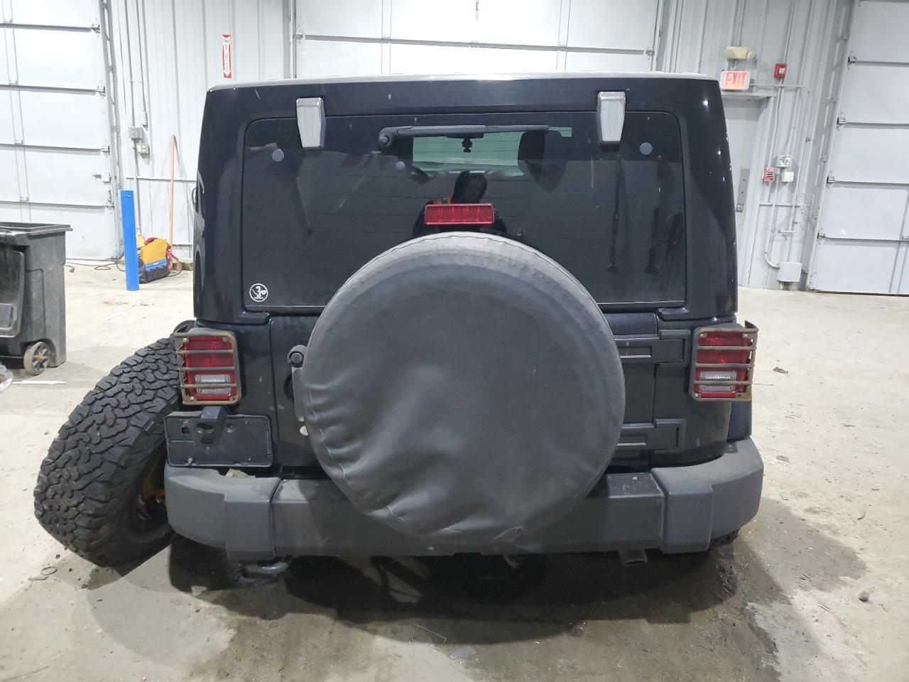 2012 JEEP WRANGLER U - Image 6