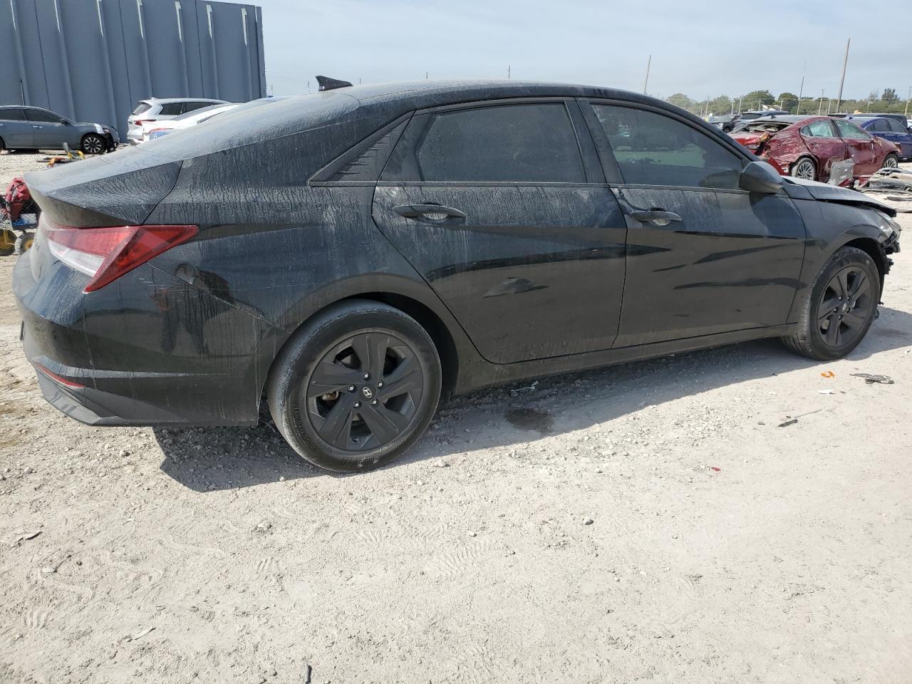 2023 HYUNDAI ELANTRA SE - Image 3